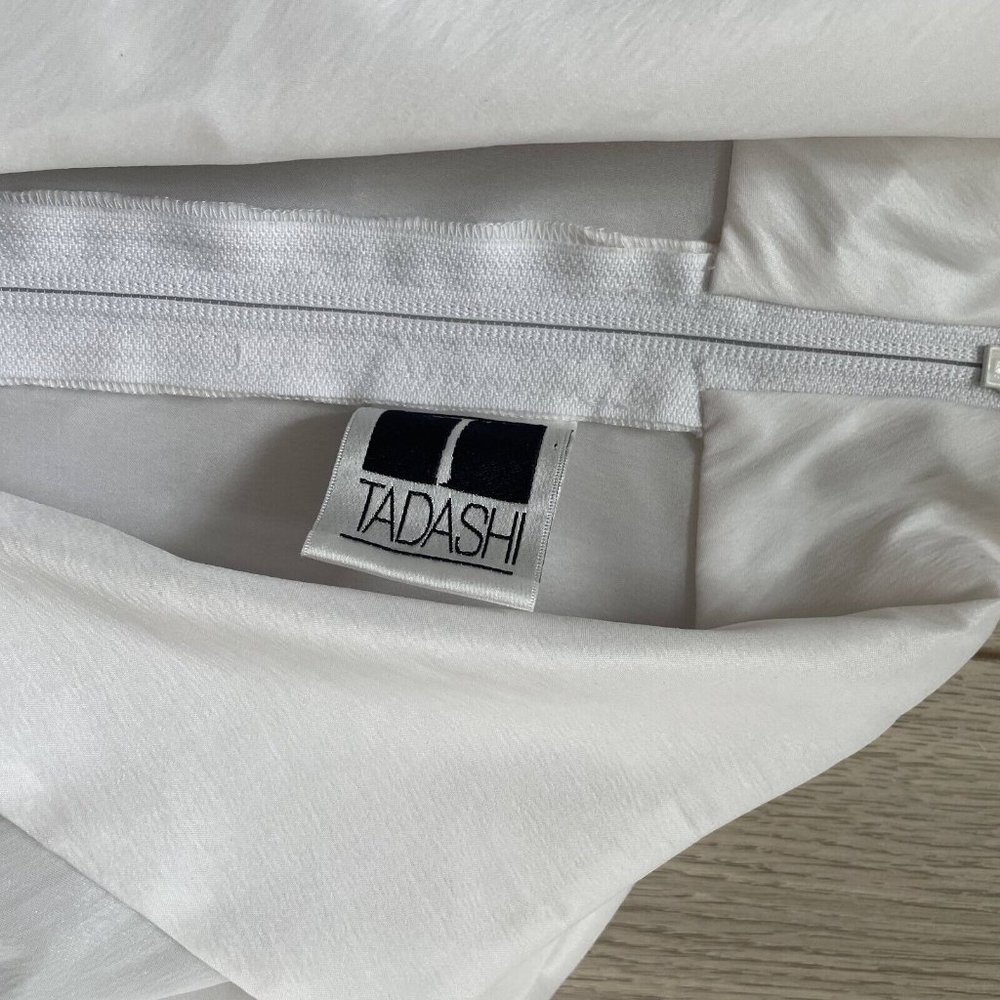 Tadashi Ruched Zip Back Collared Pin Tuck Top Women's White Cuff Sleeves Solid - Picture 3 of 7